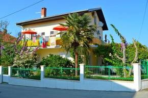 Apartment and Rooms Katica